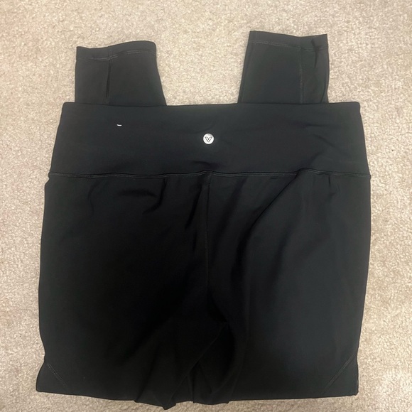 Livi Active legging from lane Bryant - Picture 2 of 3